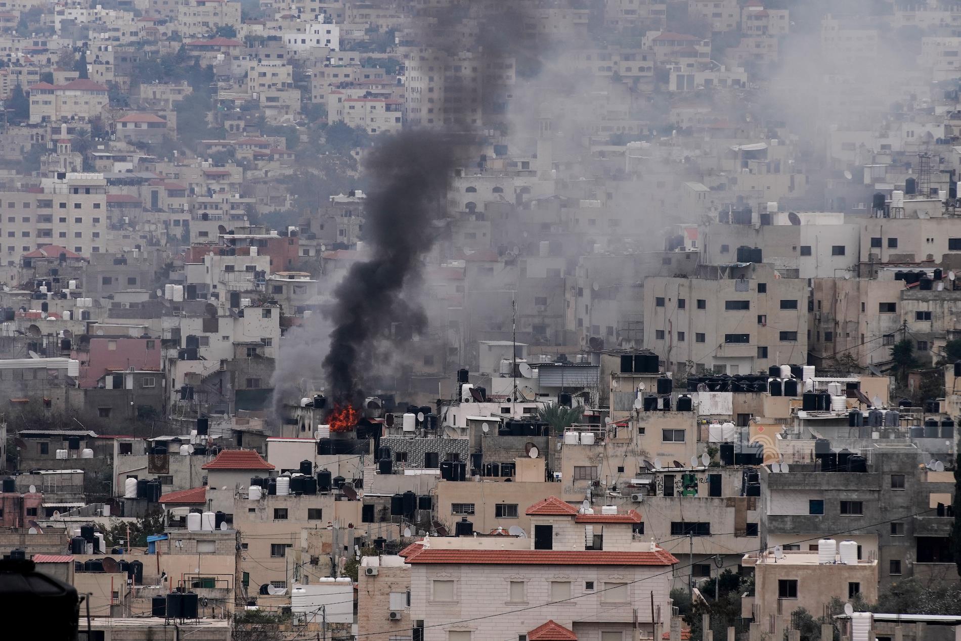 من تدمير قوات الاحتلال منازل مواطنين في جنين.